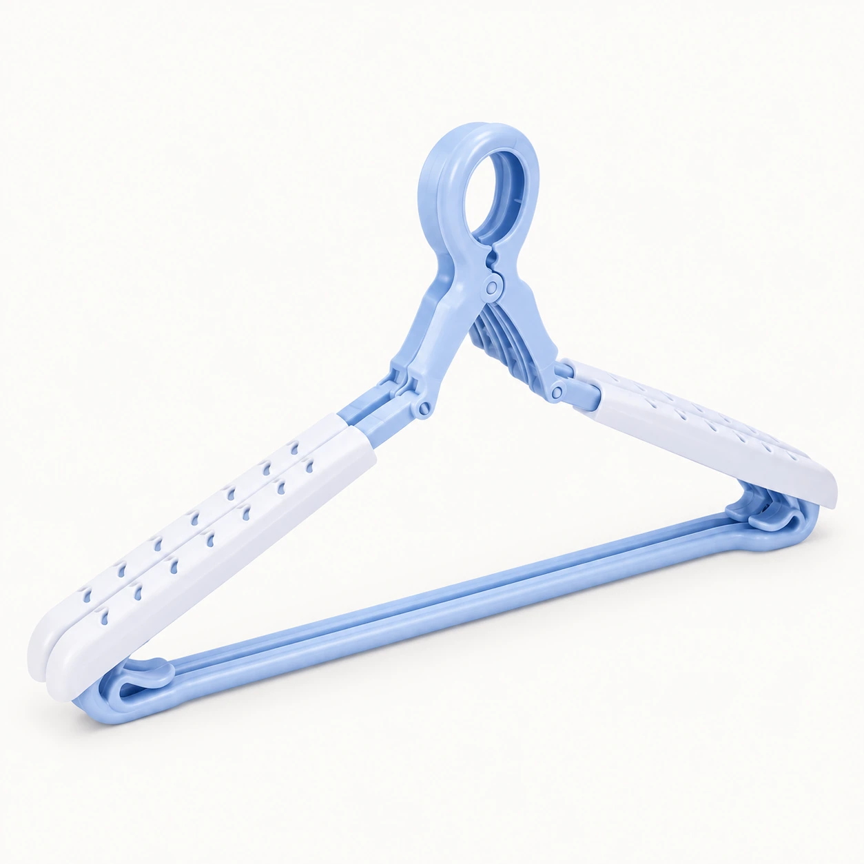 Extendable Locking Clothes Hangers, Pack of 3